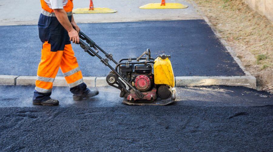 Professional gutter cleaning in Moorpark, CA